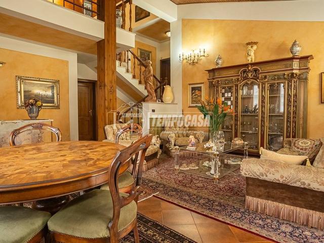 Villa Indipendente in vendita a Montichiari, Lombardia