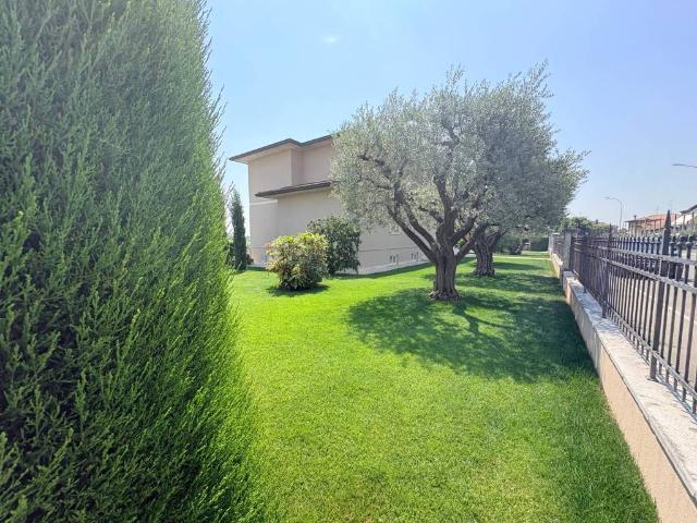 Villa Indipendente in vendita a Montichiari, Lombardia
