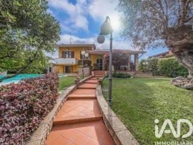 Villa Indipendente in vendita a Montichiari, Lombardia