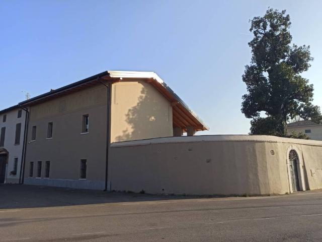 Villa Indipendente in vendita a Montichiari, Lombardia