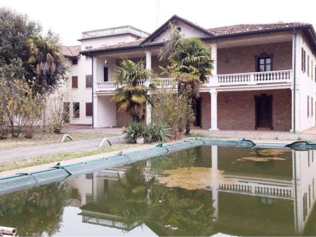 Villa Indipendente in vendita a Montichiari, Lombardia