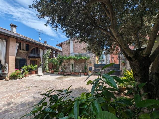 Villa Indipendente in vendita a Montichiari, Lombardia