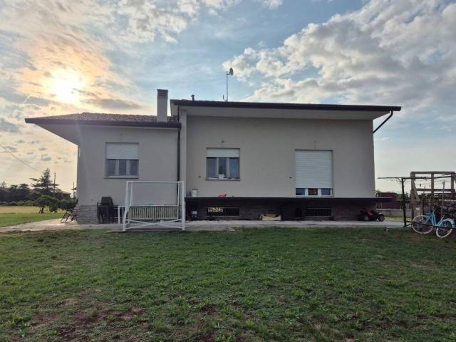 Villa Indipendente in vendita a Montichiari, Brescia