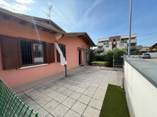 Villa Indipendente in vendita a Montichiari, Brescia