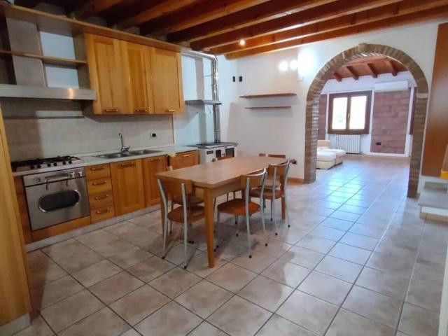 Villa Indipendente in vendita a Montichiari, Lombardia
