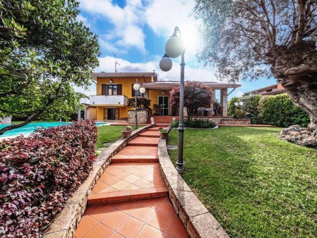 Villa Indipendente in vendita a Montichiari, Lombardia