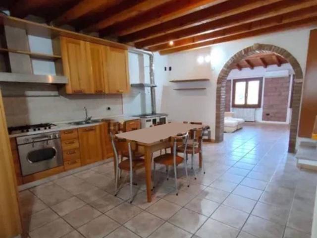 Villa Indipendente in vendita a Montichiari, Lombardia