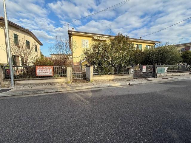 Villa Indipendente in vendita a Montichiari, Lombardia