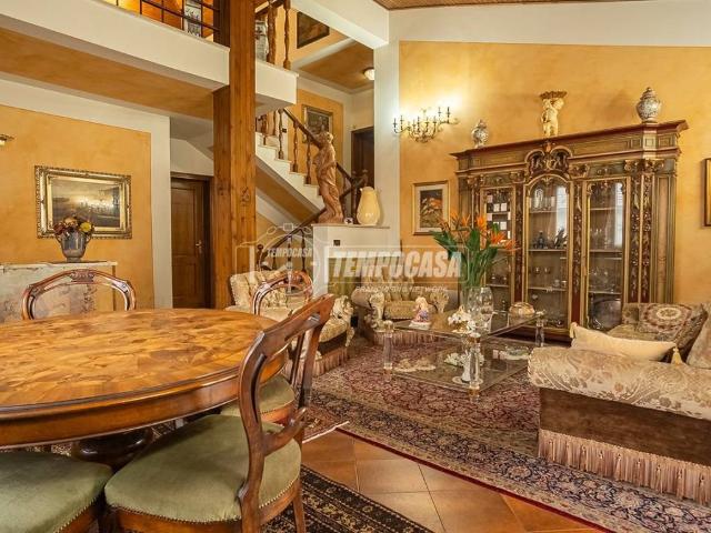 Villa Indipendente in vendita a Montichiari, Lombardia