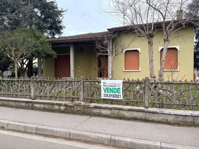 Villa Indipendente in vendita a Montichiari, Lombardia