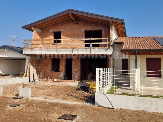 Villa Indipendente in vendita a Montichiari, Lombardia
