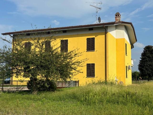 Villa Indipendente in vendita a Montichiari, Lombardia