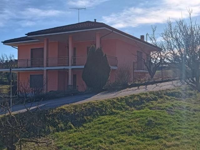 Villa Indipendente in vendita a Piemonte, Asti