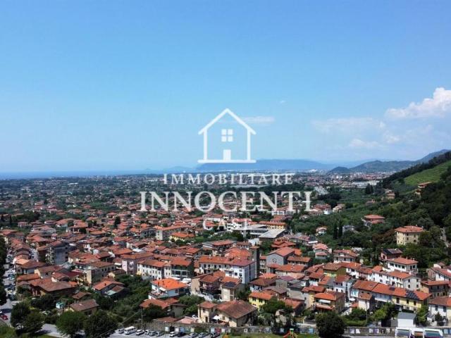 Villa Indipendente in vendita a Prato, Montignoso
