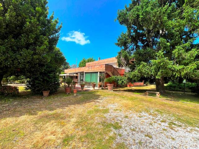 Villa Indipendente in vendita a Cervaiolo, Montignoso