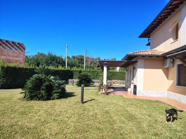 Villa Indipendente in vendita a Cervaiolo, Montignoso