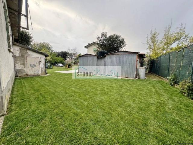 Villa Indipendente in vendita a Debbia, Montignoso