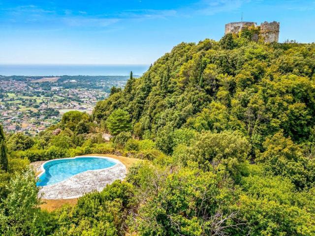 Villa Indipendente in vendita a Piazza, Montignoso