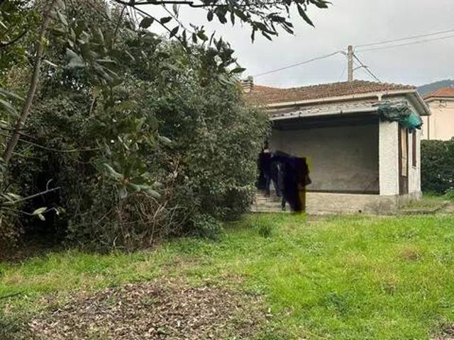 Villa Indipendente in vendita a Montignoso, Toscana