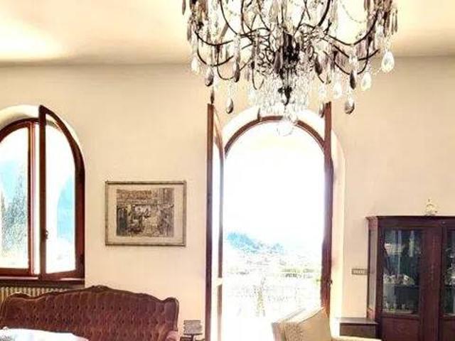 Villa Indipendente in vendita a Capanne, Montignoso