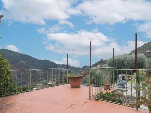 Villa Indipendente in vendita a Piazza, Montignoso