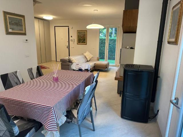 Villa Indipendente in vendita a Montignoso, Toscana