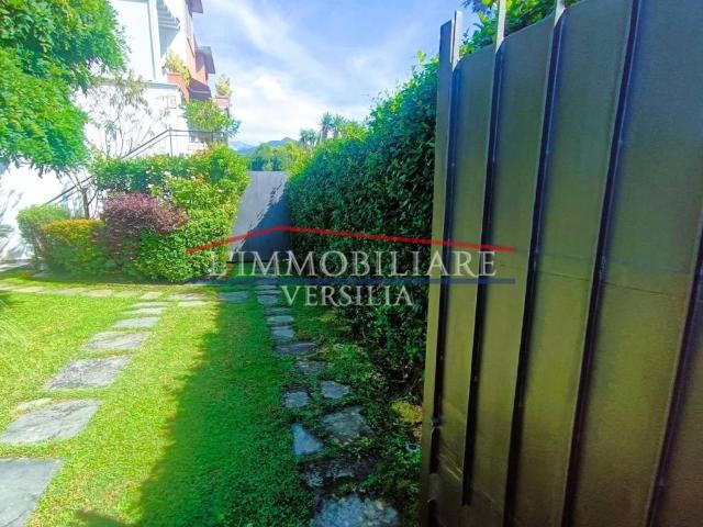 Villa Indipendente in vendita a Montignoso, Toscana
