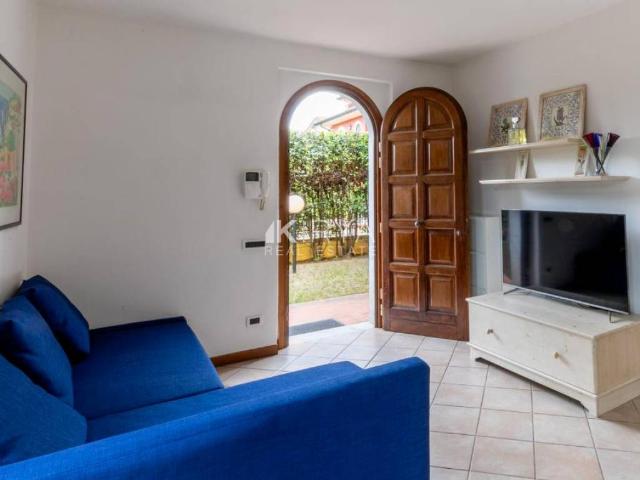 Villa Indipendente in vendita a Montignoso, Toscana