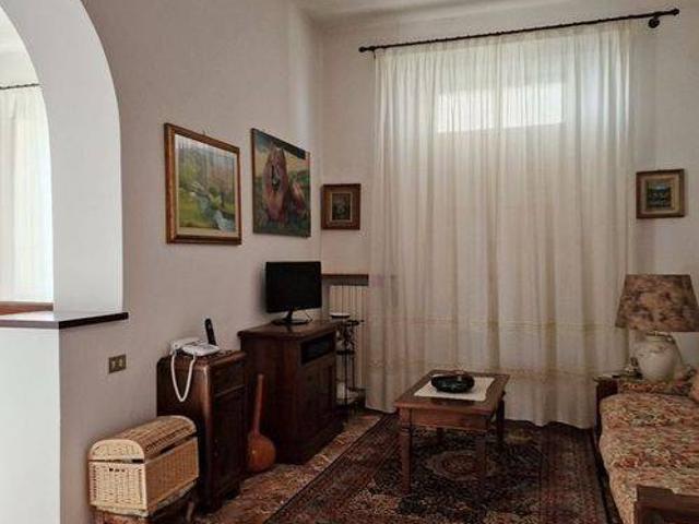 Villa Indipendente in vendita a Debbia, Montignoso