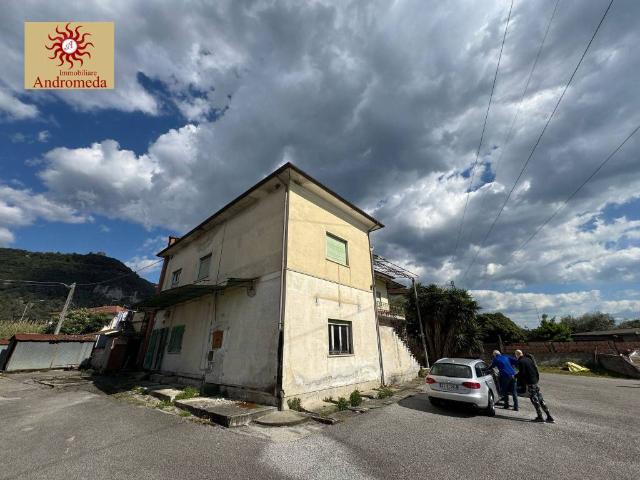 Villa Indipendente in vendita a Montignoso, Toscana