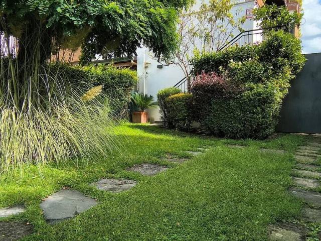 Villa Indipendente in vendita a Montignoso, Toscana