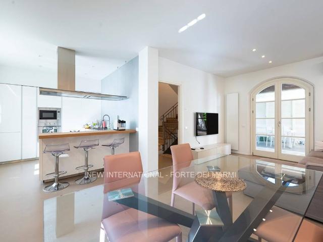 Villa Indipendente in vendita a Montignoso, Toscana