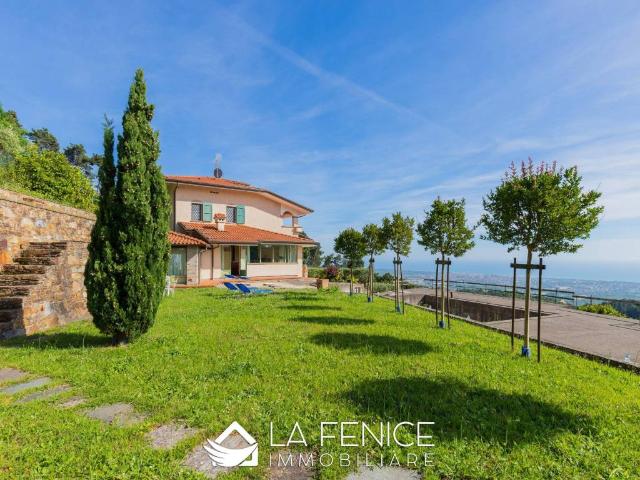 Villa Indipendente in vendita a Piazza, Montignoso