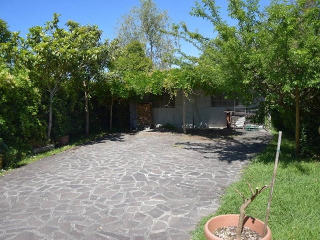 Villa Indipendente in vendita a Montignoso, Toscana