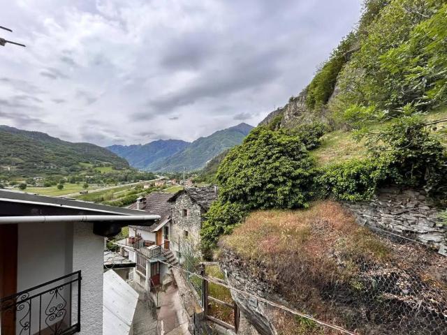 Villa Indipendente in vendita a Montjovet, Aosta