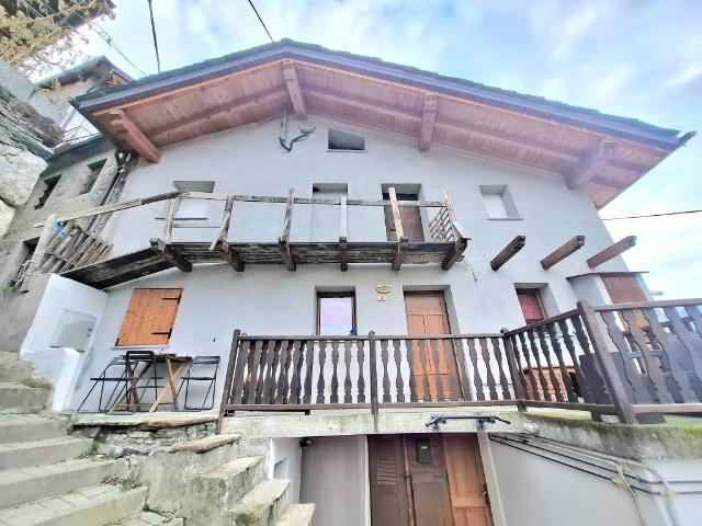 Villa Indipendente in vendita a Montjovet, Aosta
