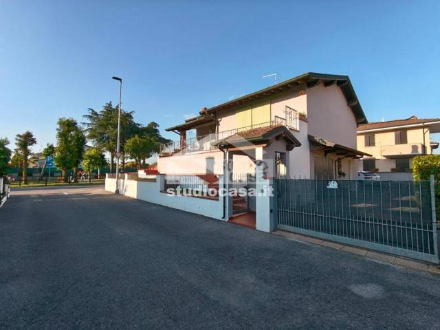 Villa Indipendente in vendita a Montodine, Lombardia