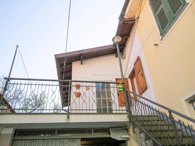 Villa Indipendente in vendita a Carpi Inferiore, Montoggio