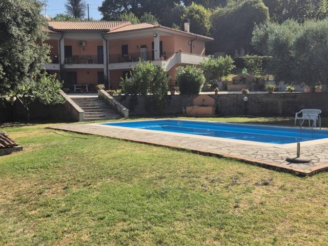 Villa Indipendente in vendita a Montopoli Di Sabina, Lazio