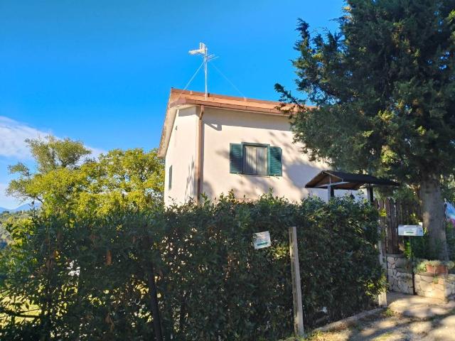 Villa Indipendente in vendita a Montopoli Di Sabina, Lazio