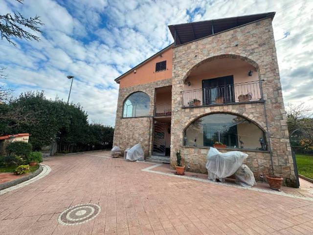 Villa Indipendente in vendita a San Romano, Montopoli In Val D'arno