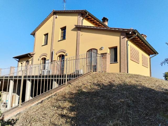 Villa Indipendente in vendita a Montopoli In Val D'arno, Toscana