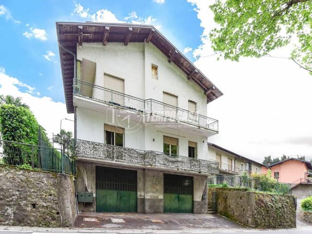 Villa Indipendente in vendita a Montorfano, Lombardia
