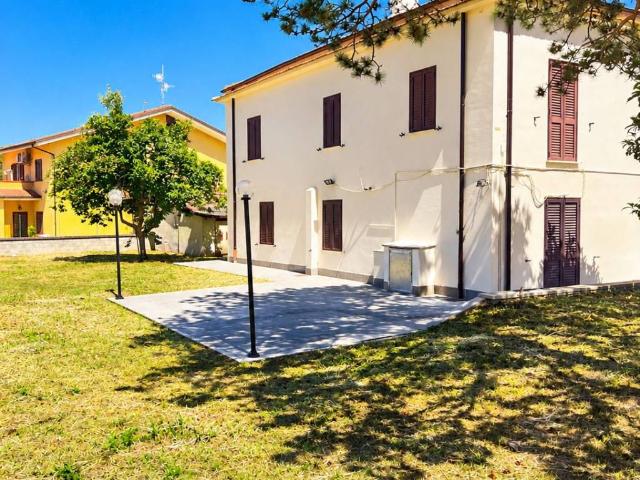 Villa Indipendente in vendita a Villa Tarquini, Montorio al Vomano