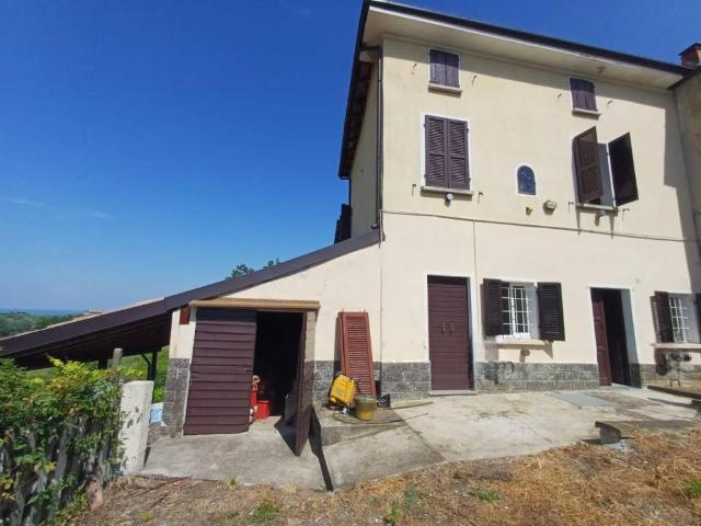 Villa Indipendente in vendita a Montù Beccaria, Lombardia