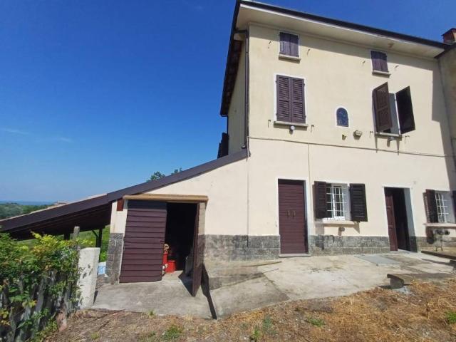 Villa Indipendente in vendita a Montù Beccaria, Lombardia