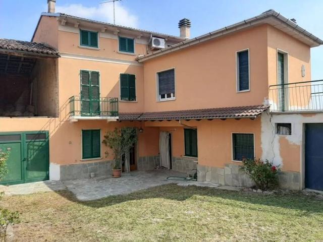 Villa Indipendente in vendita a Montù Beccaria, Lombardia