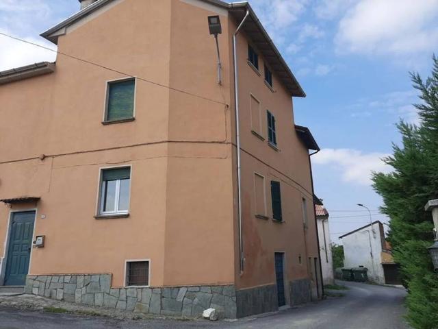 Villa Indipendente in vendita a Montù Beccaria, Lombardia