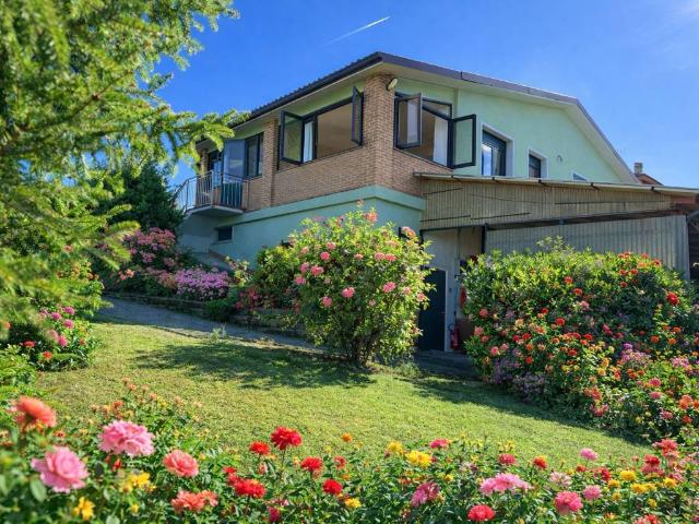 Villa Indipendente in vendita a Montù Beccaria, Lombardia