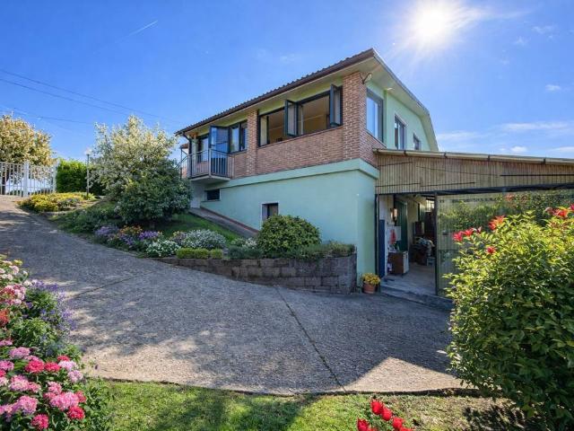 Villa Indipendente in vendita a Montù Beccaria, Lombardia